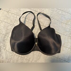 Natori bra. Black. Lightly lined with underwire. 32DD. Like new. Only worn once.